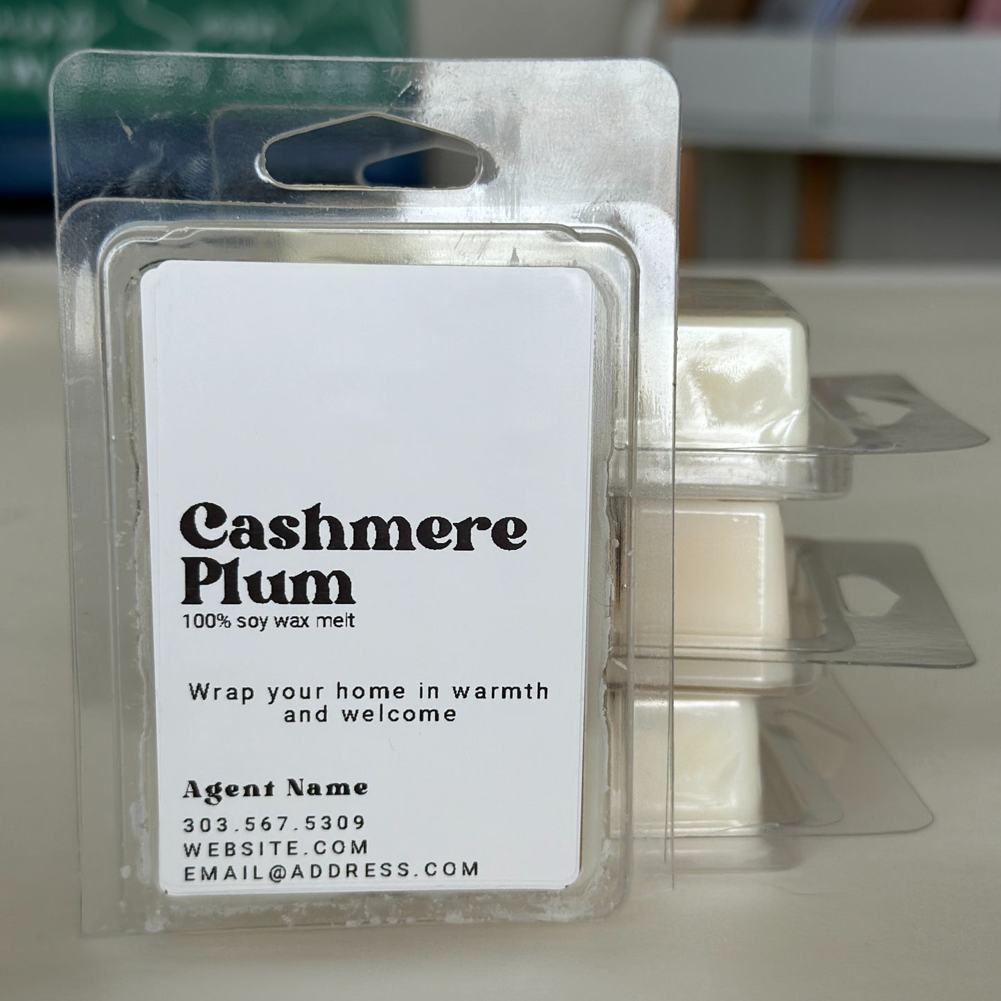 close up cashmere plum soy wax melt