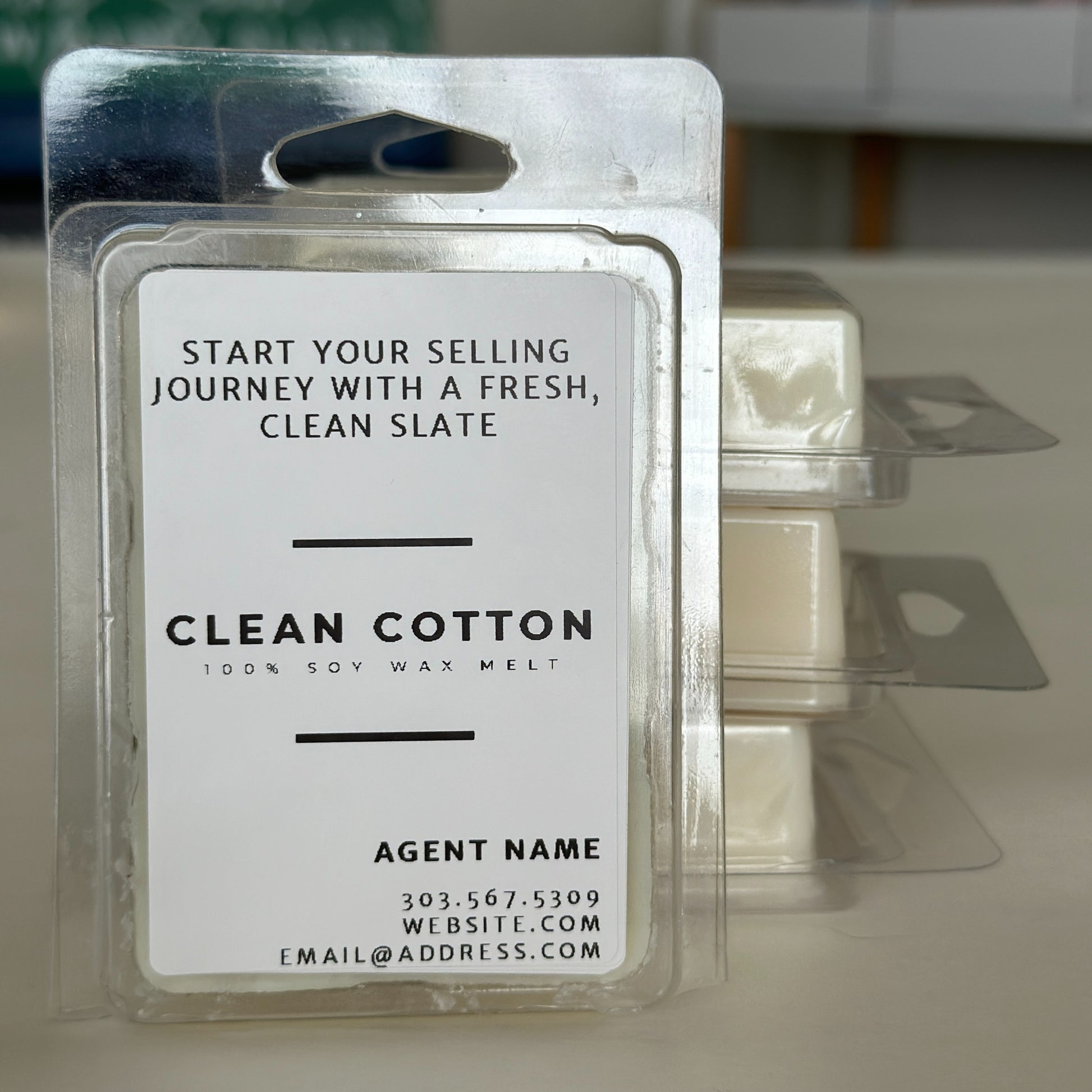 close up clean cotton soy wax melt 